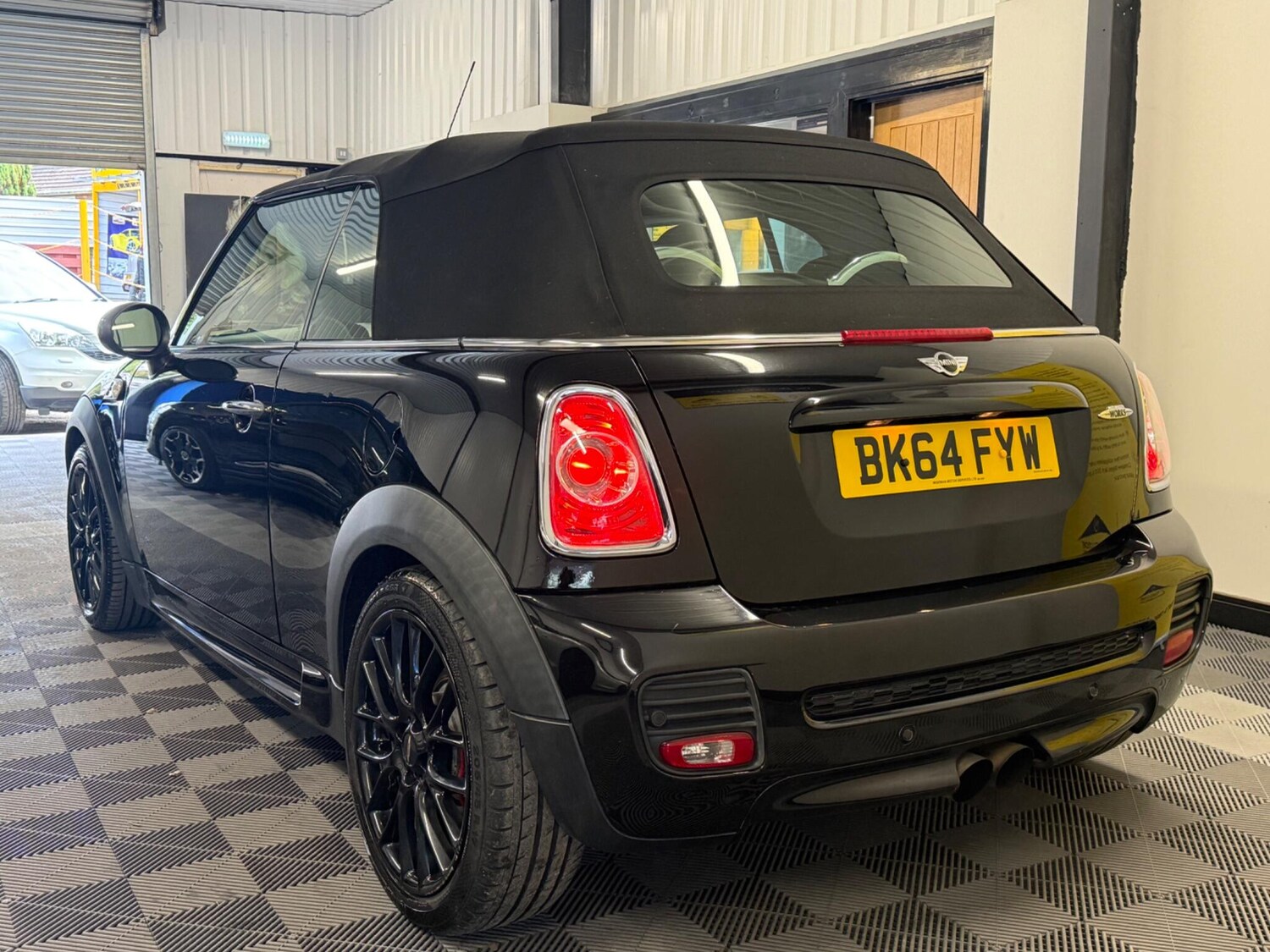 Used MINI Convertible 2014 for sale - 76166625: Photo 11