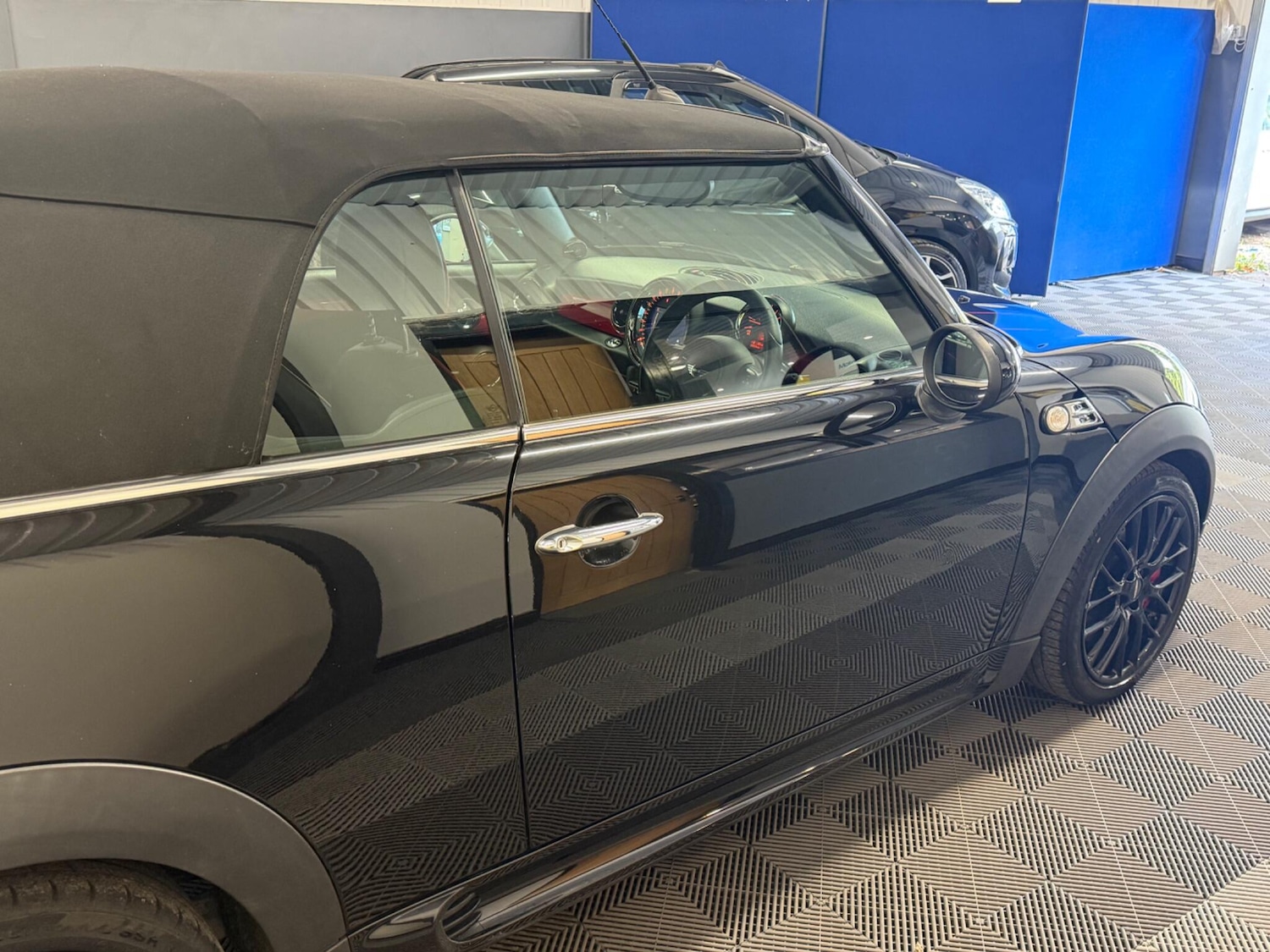 Used MINI Convertible 2014 for sale - 76166625: Photo 13