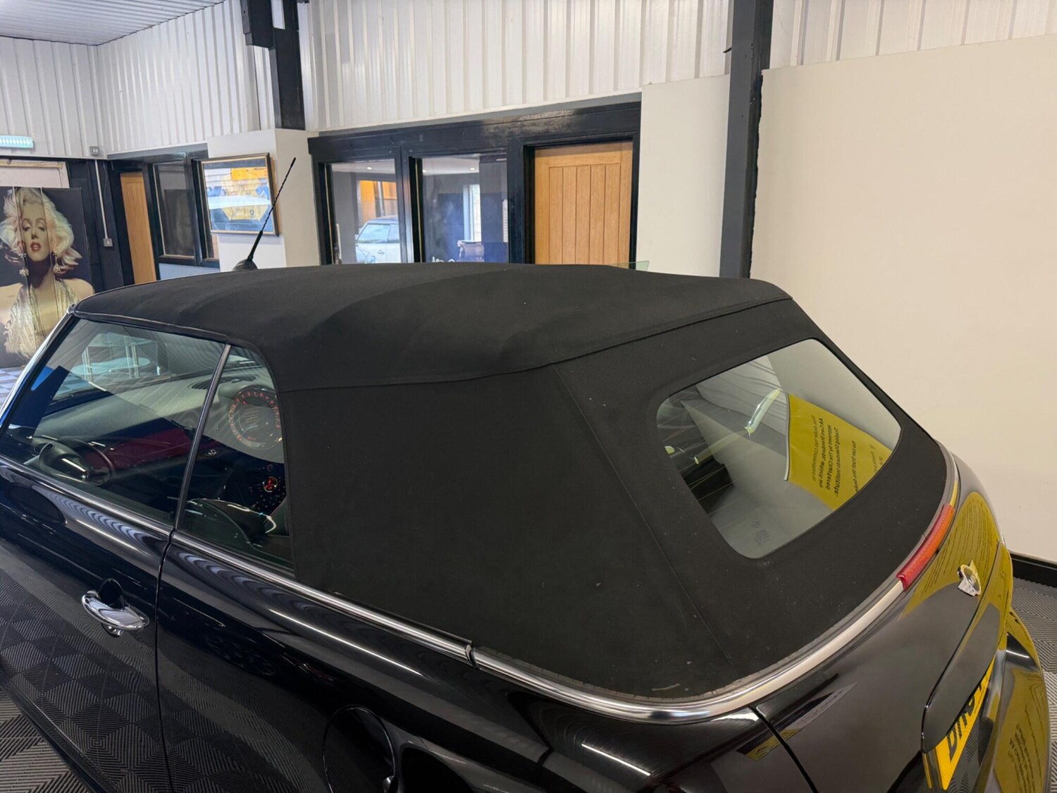Used MINI Convertible 2014 for sale - 76166625: Photo 17