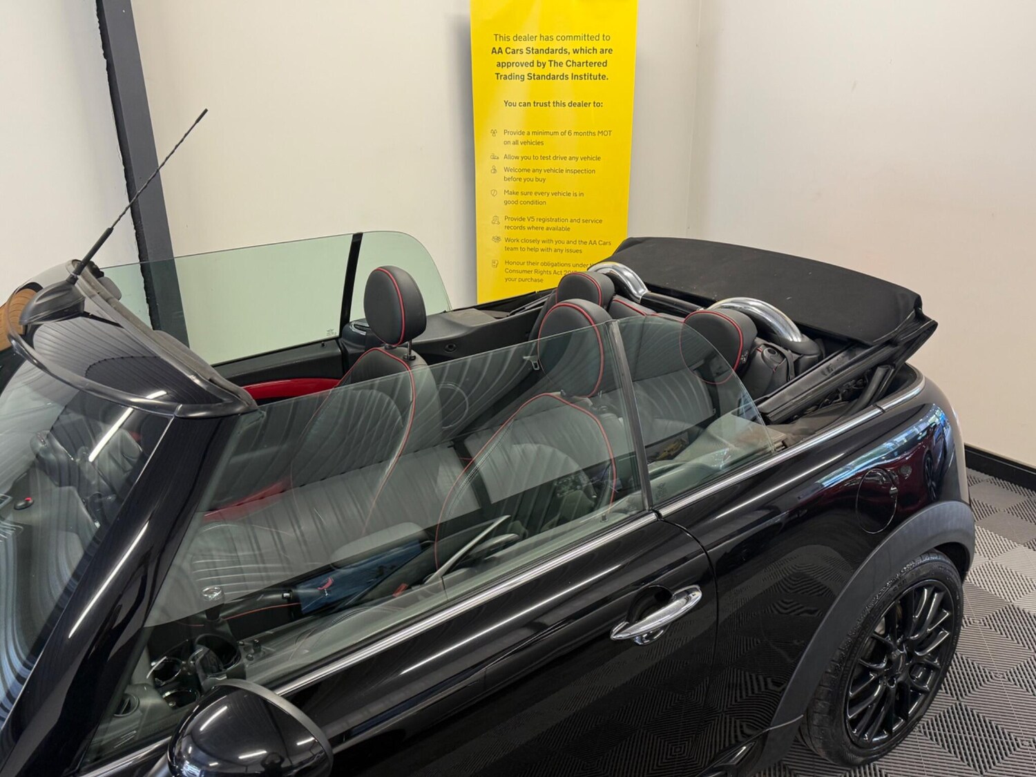 Used MINI Convertible 2014 for sale - 76166625: Photo 19