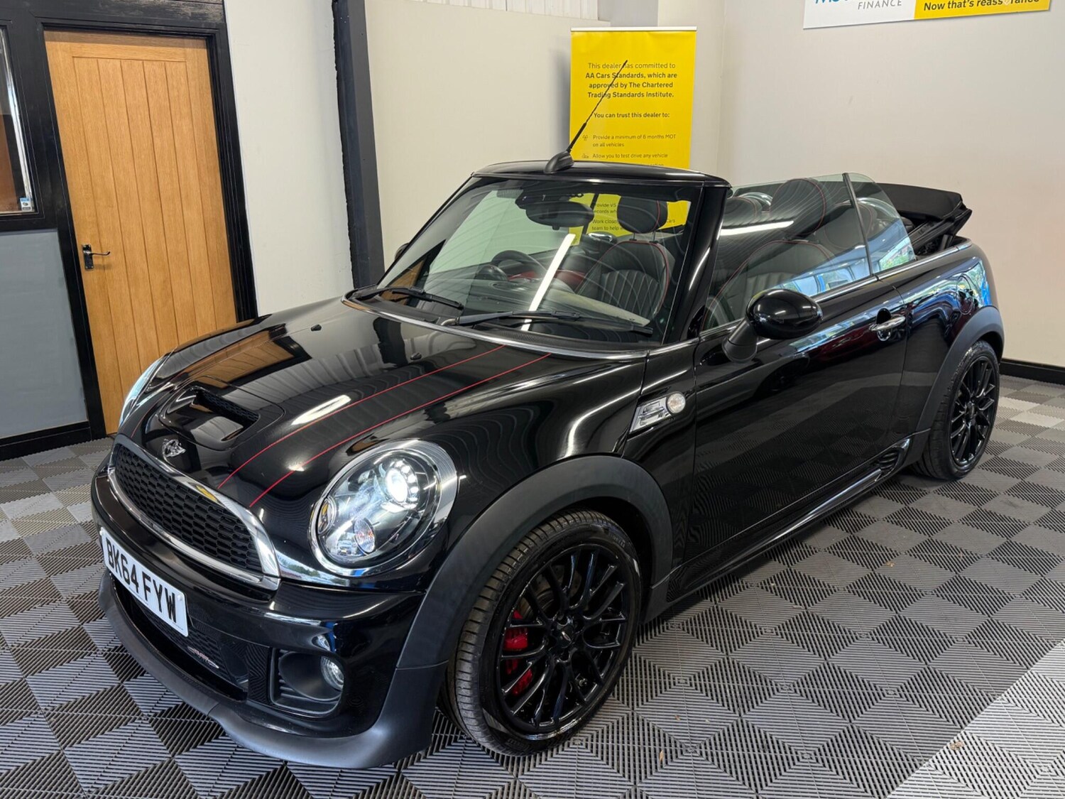 Used MINI Convertible 2014 for sale - 76166625: Photo 20