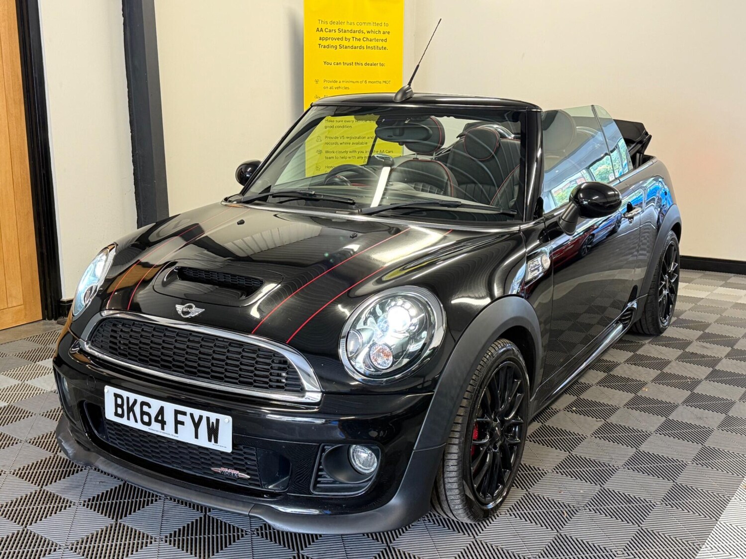 Used MINI Convertible 2014 for sale - 76166625: Photo 21