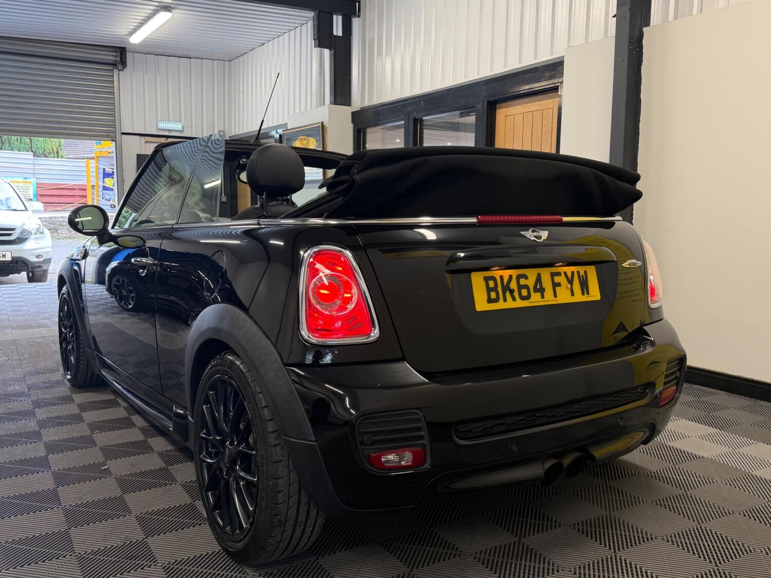 Used MINI Convertible 2014 for sale - 76166625: Photo 23