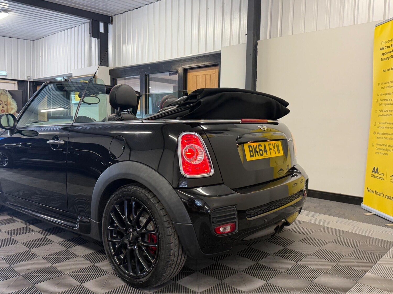 Used MINI Convertible 2014 for sale - 76166625: Photo 24