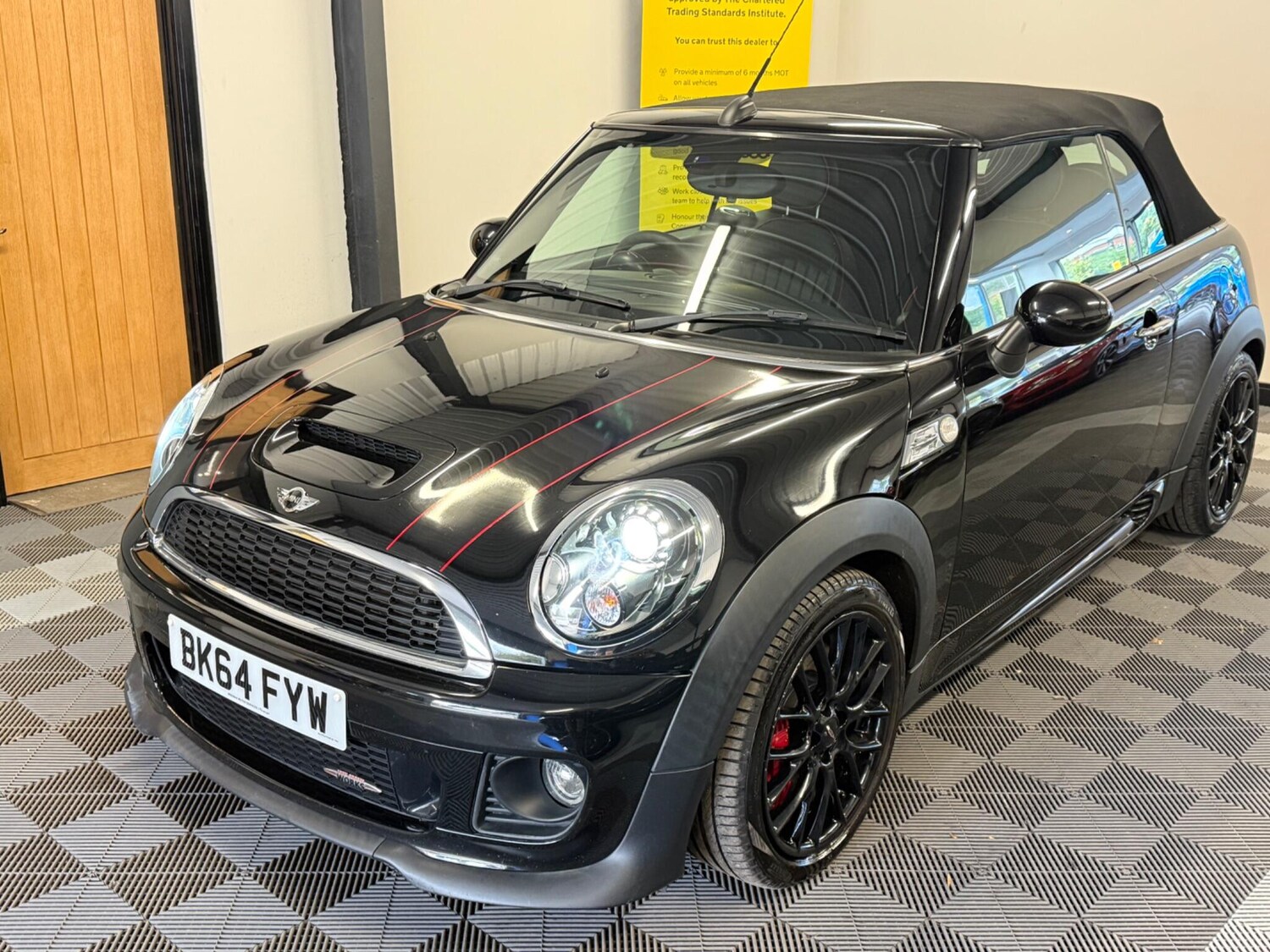 Used MINI Convertible 2014 for sale - 76166625: Photo 6