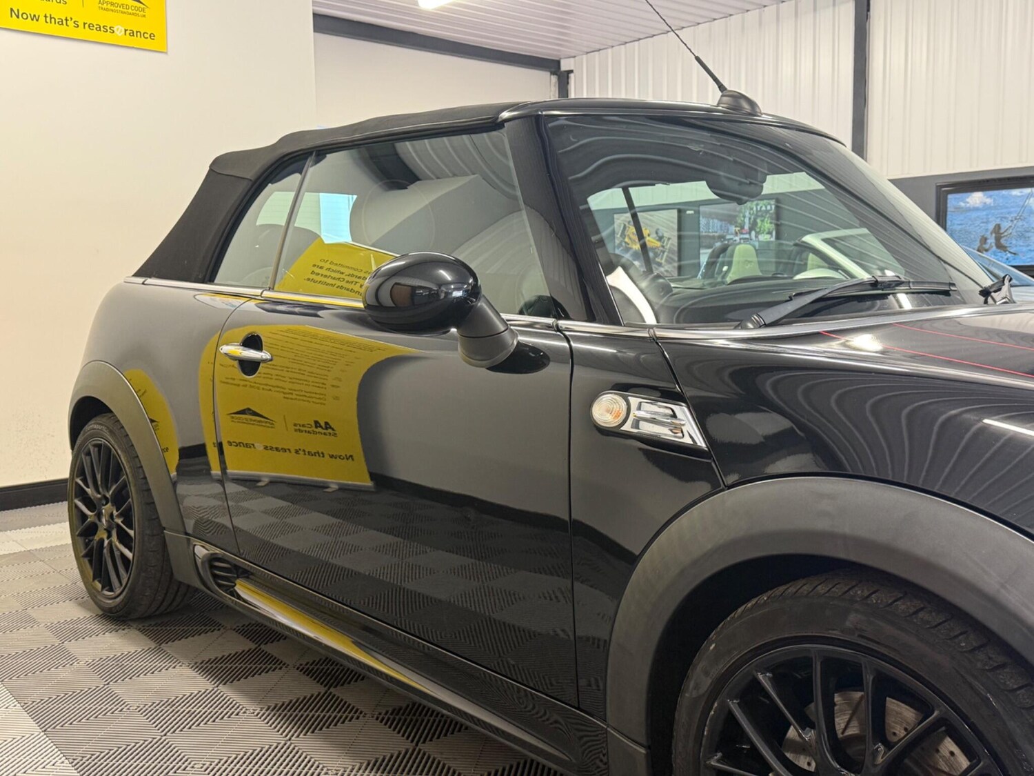 Used MINI Convertible 2014 for sale - 76166625: Photo 8