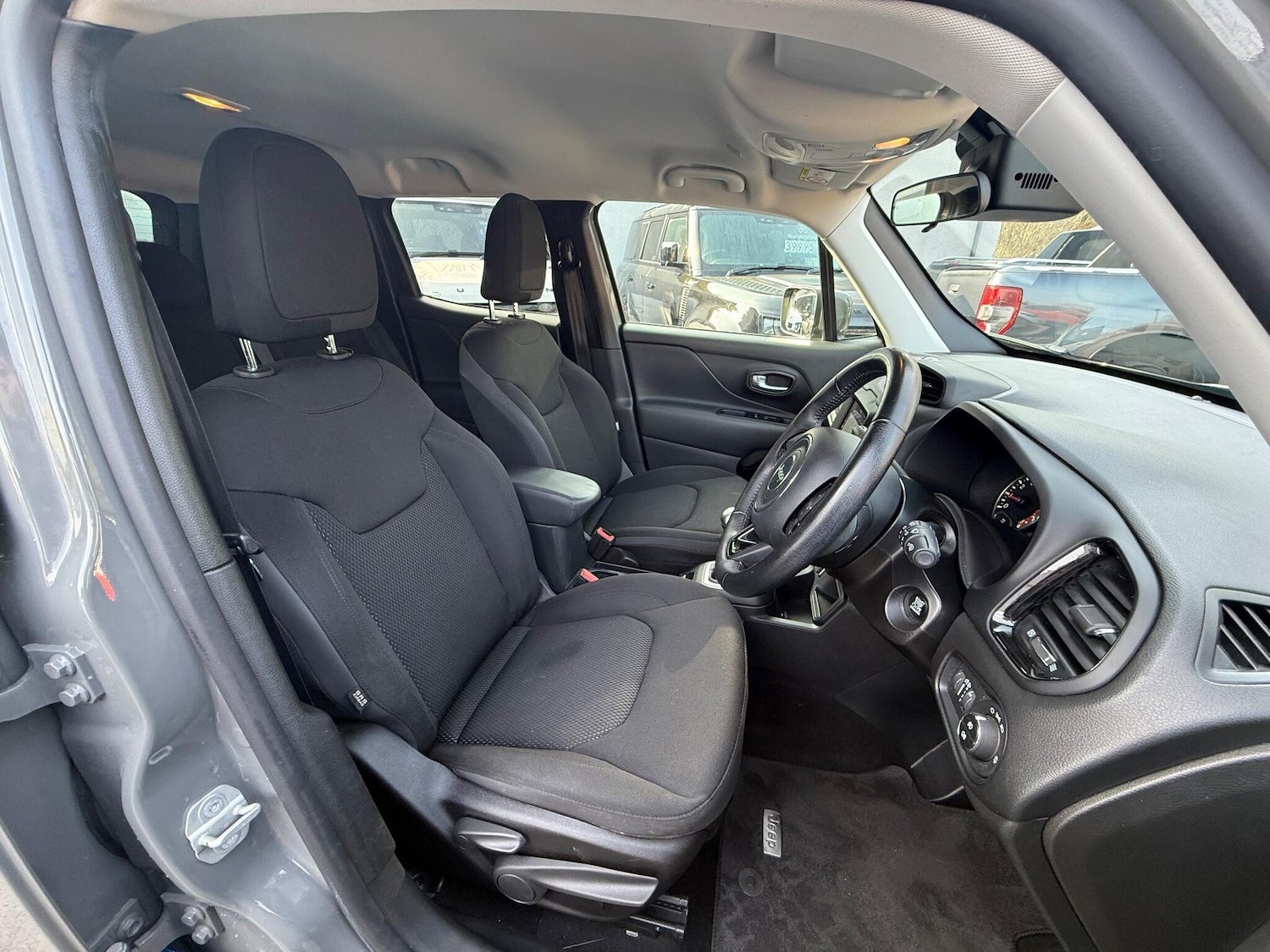 Used Jeep Renegade 2020 for sale - 77939363: Photo 8