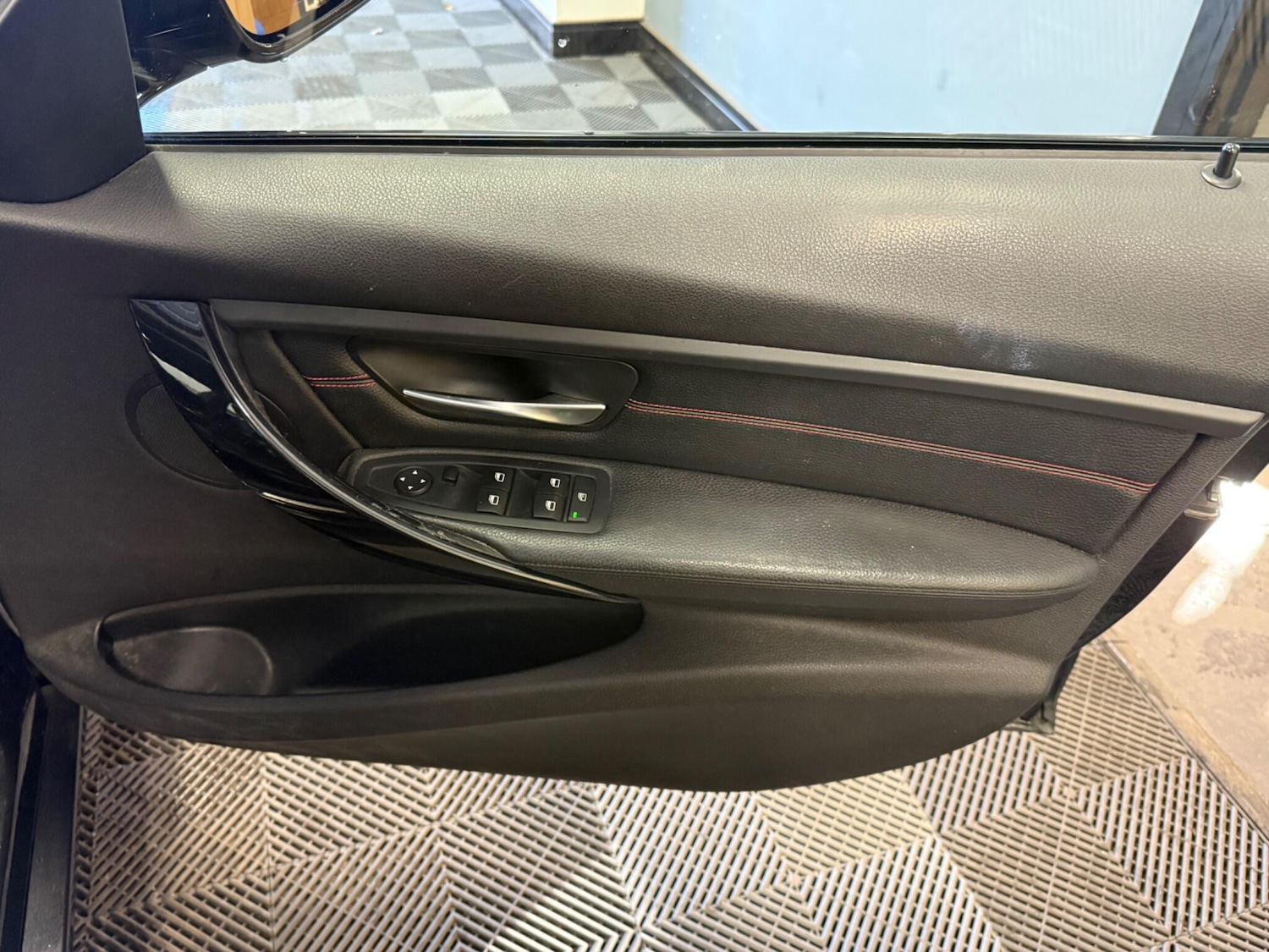 Used BMW 3 Series 2012 for sale - 77163157: Photo 12