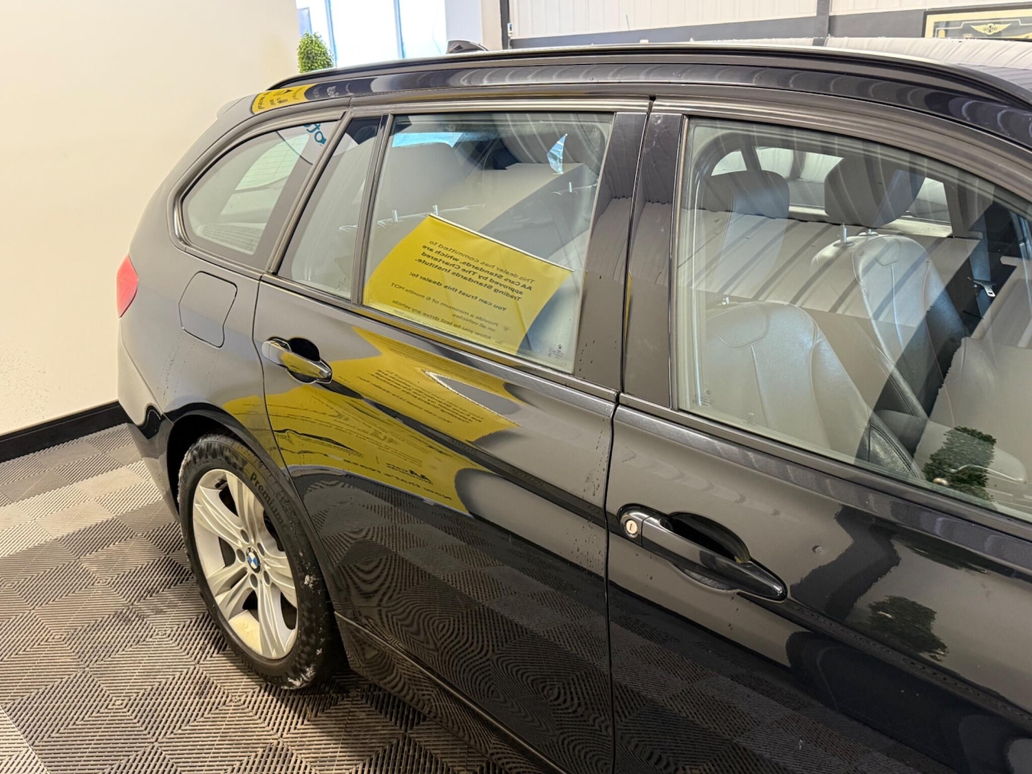 Used BMW 3 Series 2012 for sale - 77163157: Photo 4