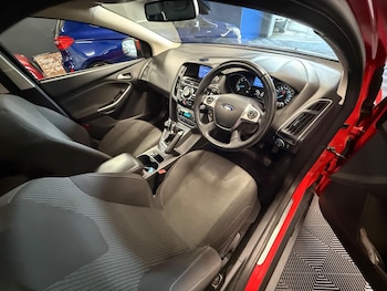 Used Ford Focus 2014 for sale - 76137488: Photo 4