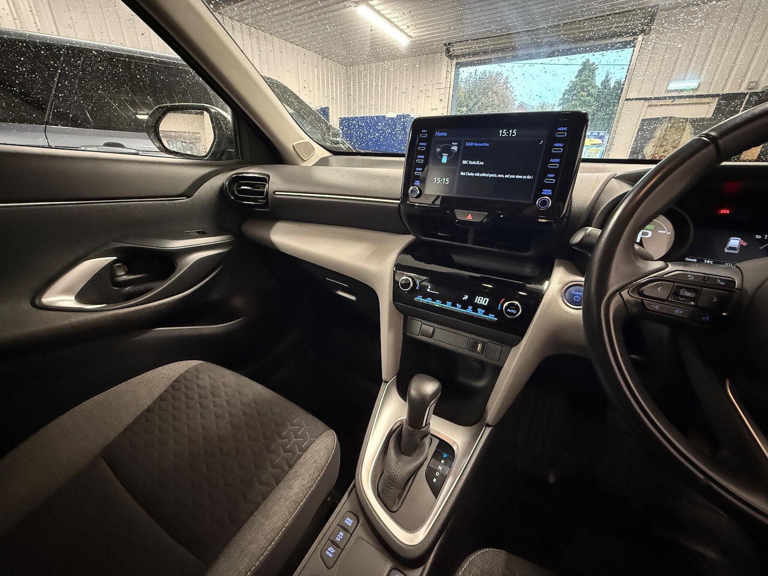 Used Toyota Yaris Cross 2022 for sale - 76994728: Photo 12