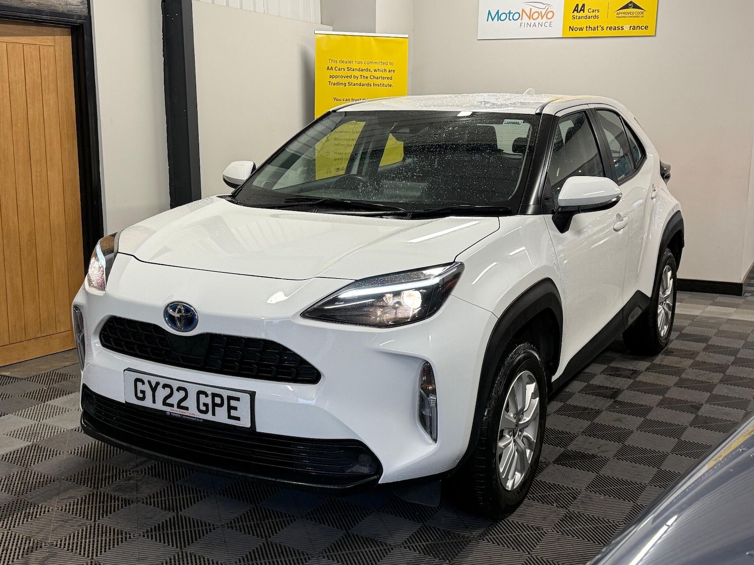 Used Toyota Yaris Cross 2022 for sale - 76994728: Photo 2