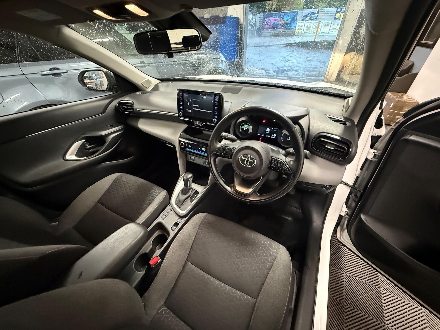 Used Toyota Yaris Cross 2022 for sale - 76994728: Photo 5