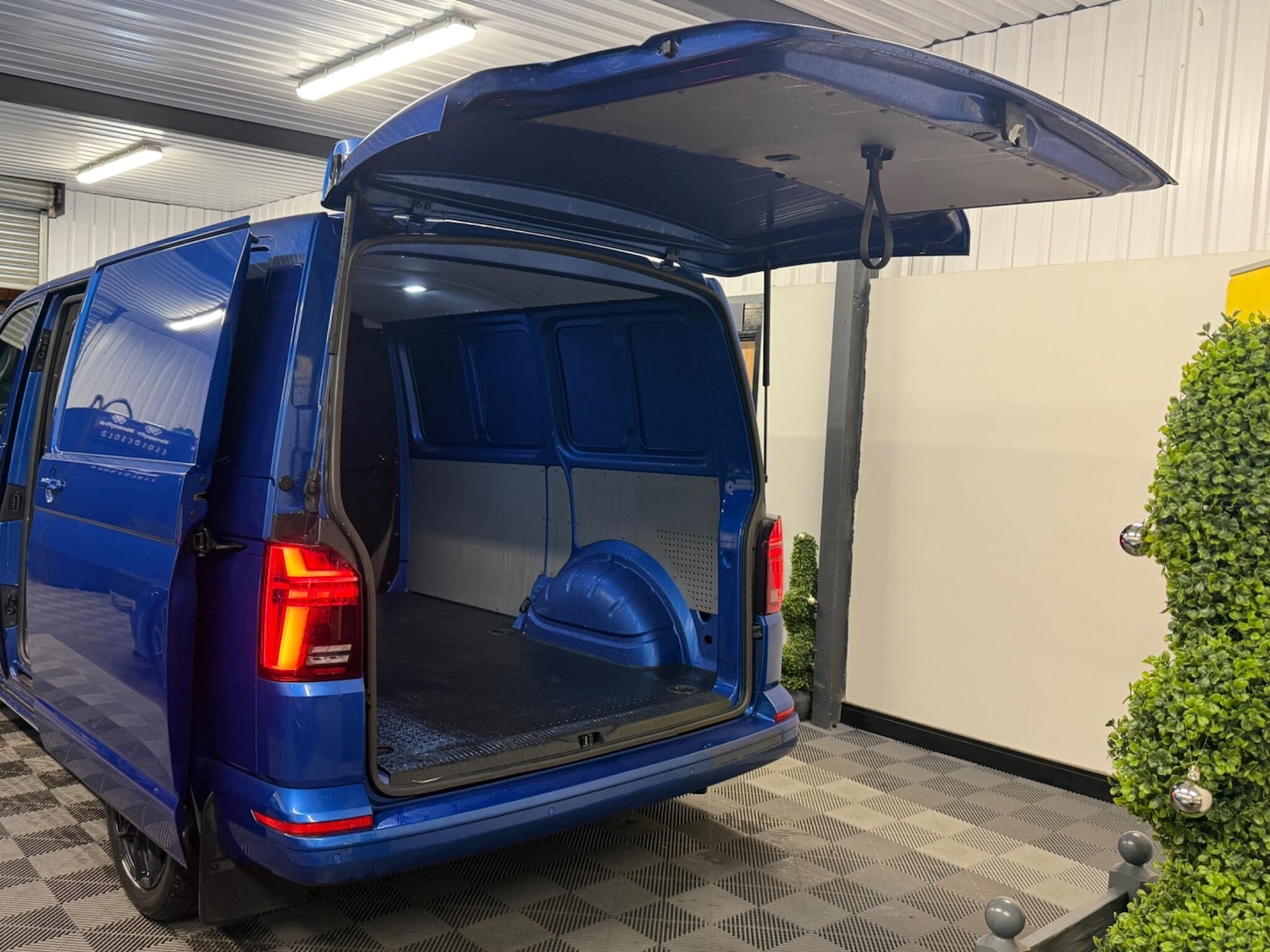 Used Volkswagen Transporter 2023 for sale - 76752514: Photo 27