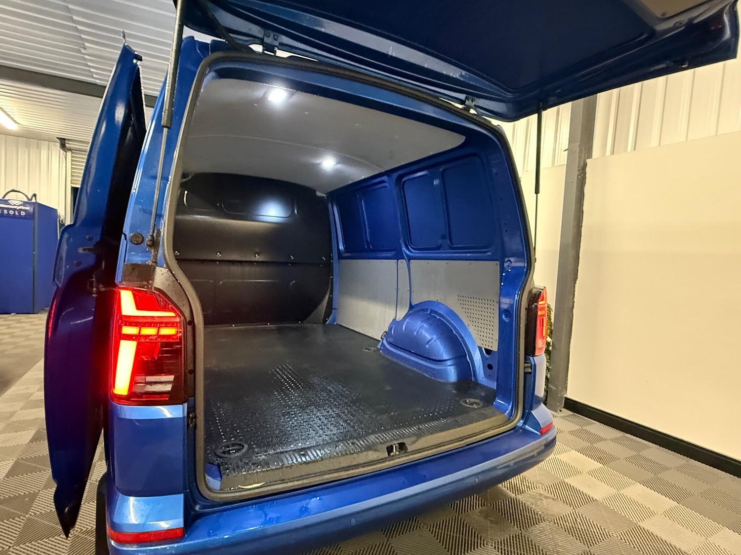 Used Volkswagen Transporter 2023 for sale - 76752514: Photo 30