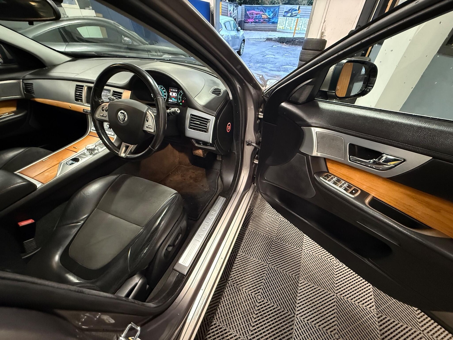 Used Jaguar XF for sale - 76592749: Photo 13