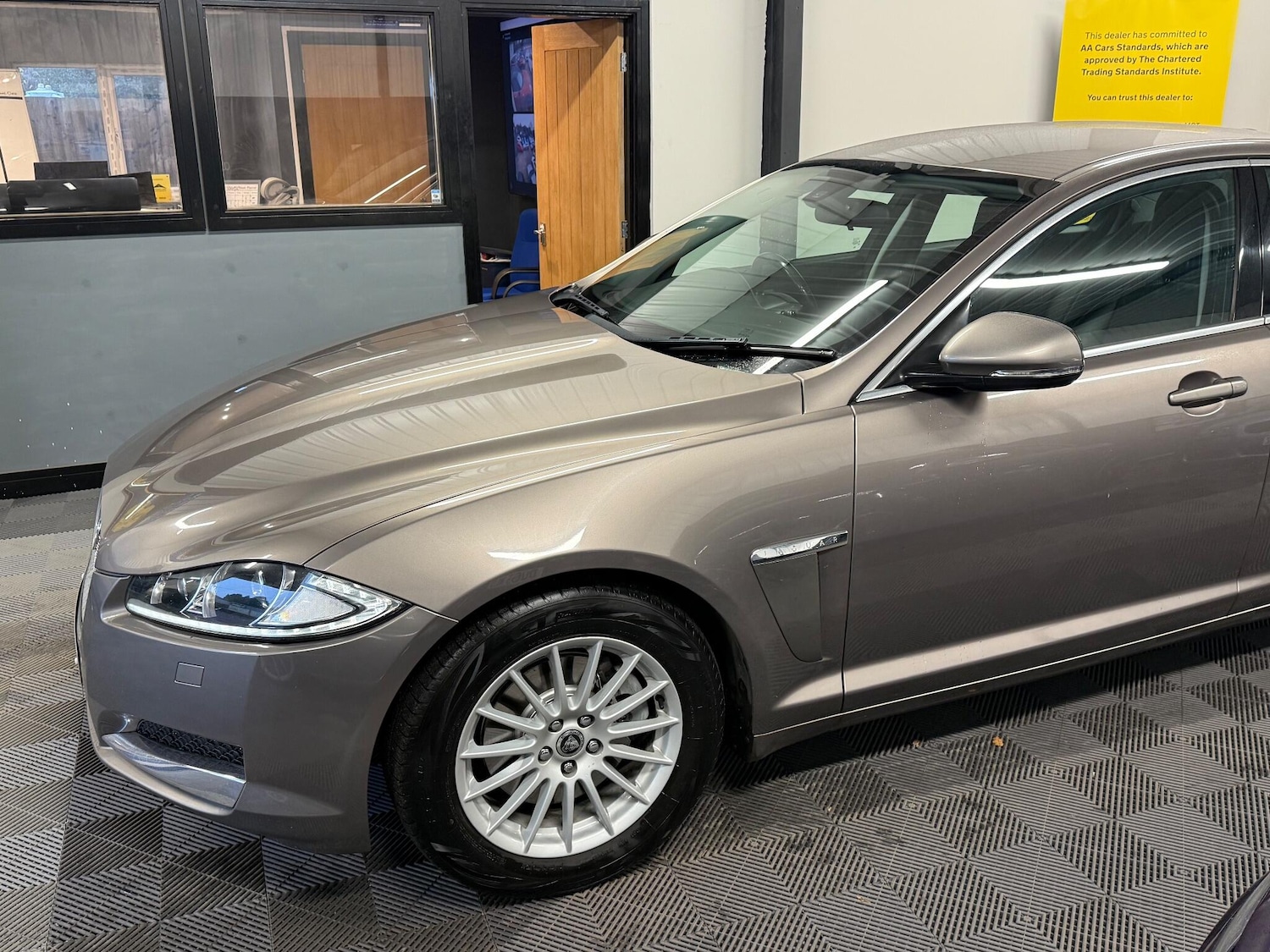 Used Jaguar XF for sale - 76592749: Photo 20