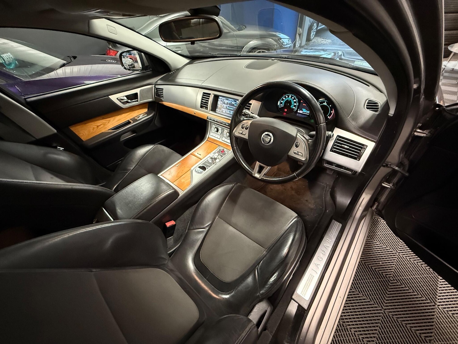 Used Jaguar XF for sale - 76592749: Photo 4