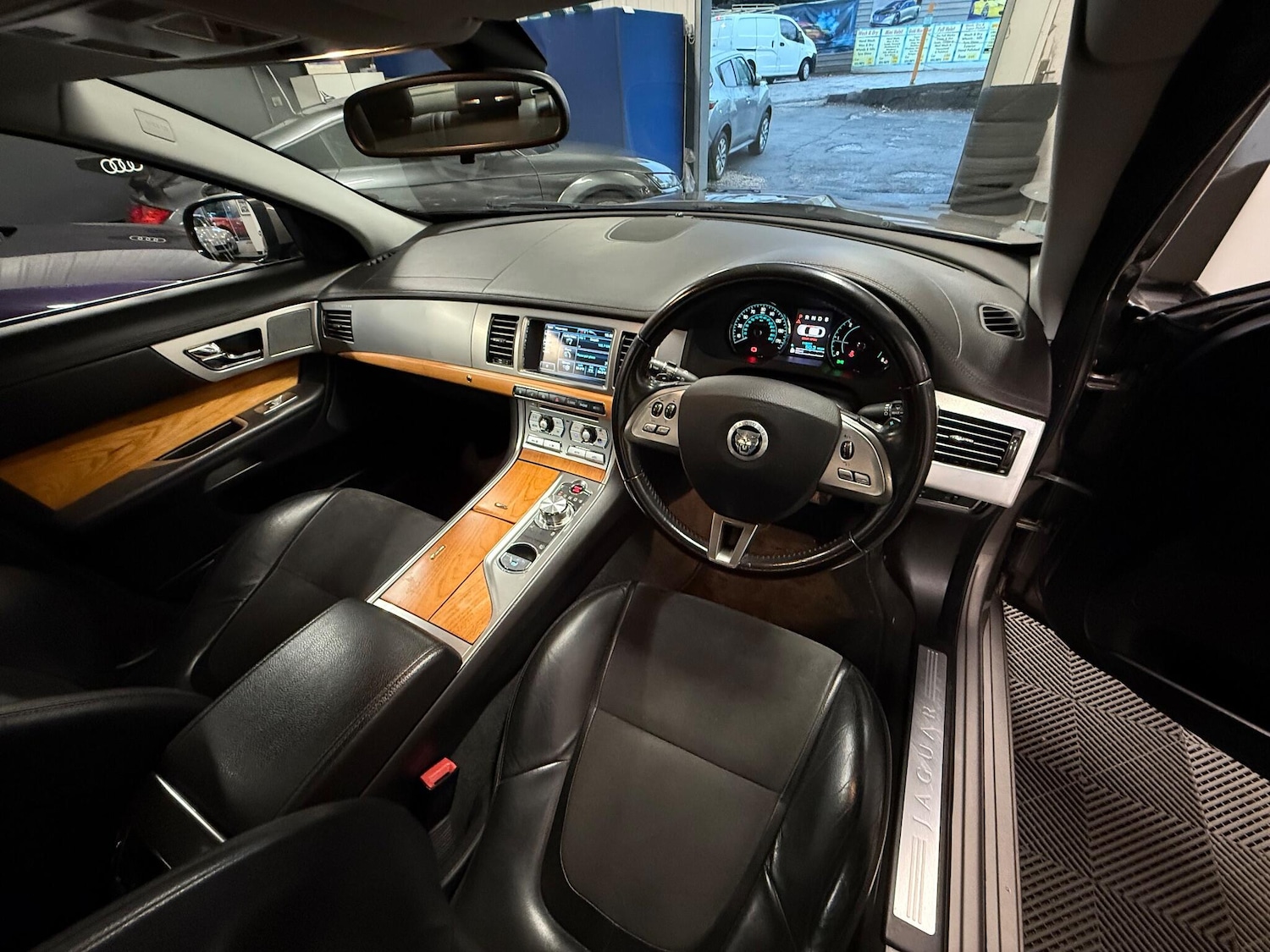 Used Jaguar XF for sale - 76592749: Photo 5