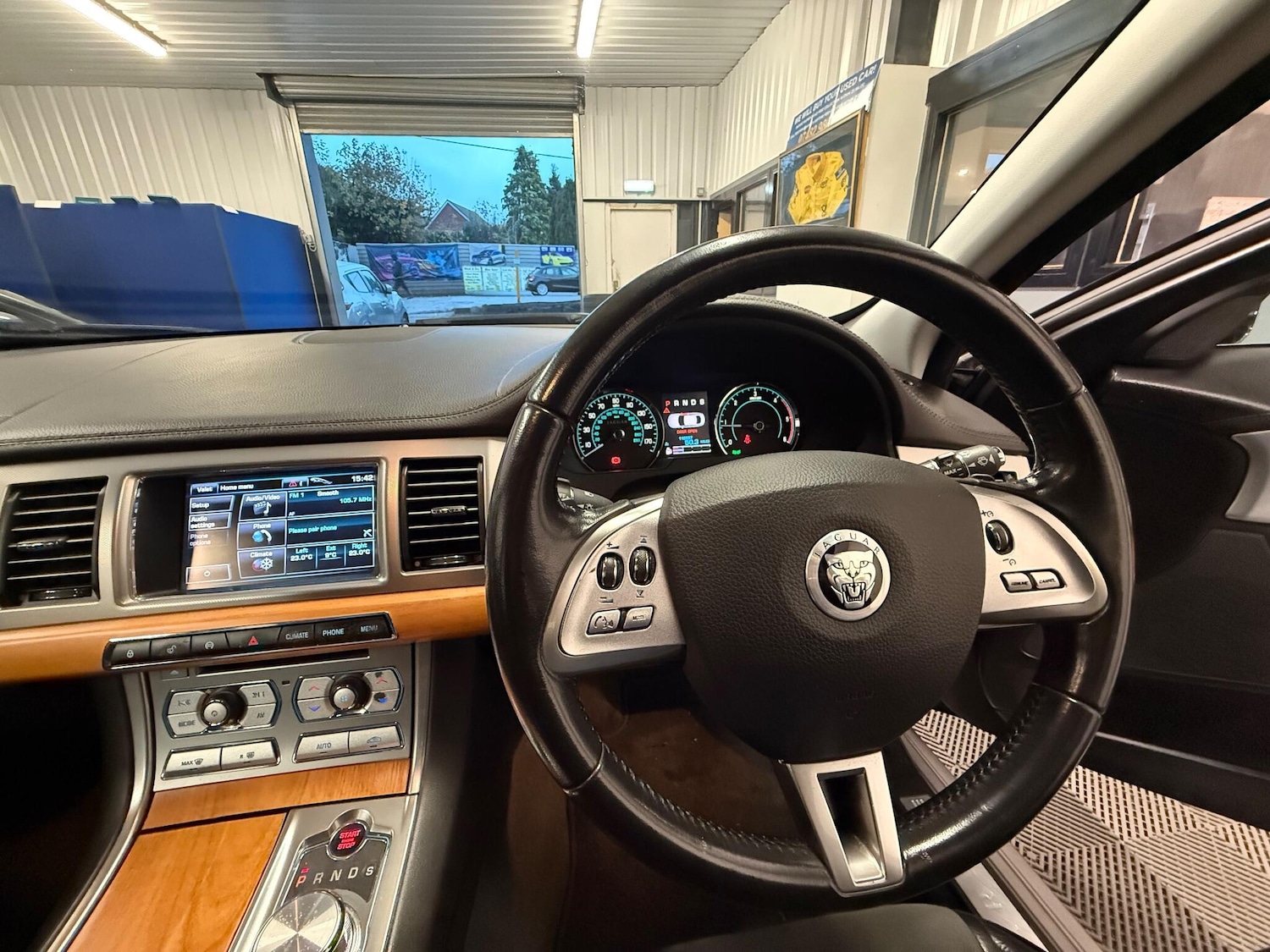 Used Jaguar XF for sale - 76592749: Photo 8