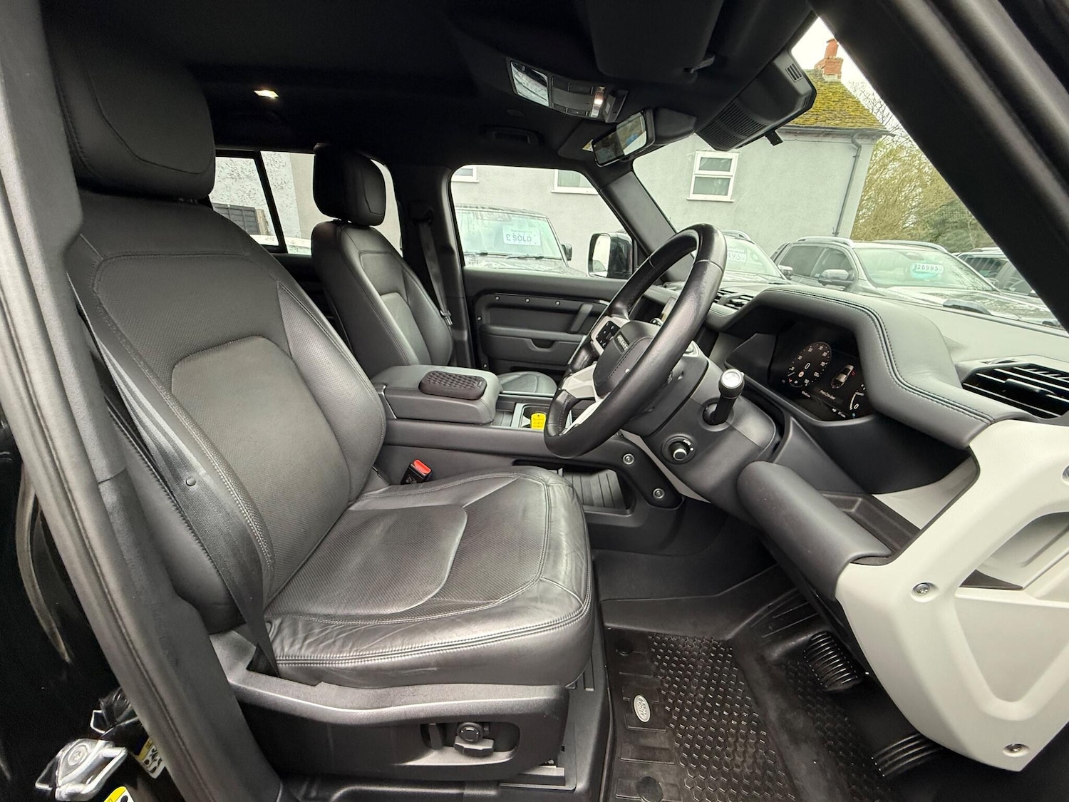 Used Land Rover Defender 110 2023 for sale - 77646438: Photo 12