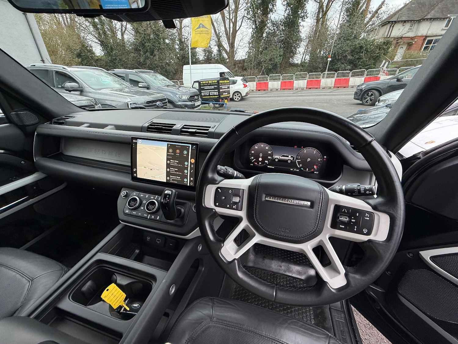 Used Land Rover Defender 110 2023 for sale - 77646438: Photo 4