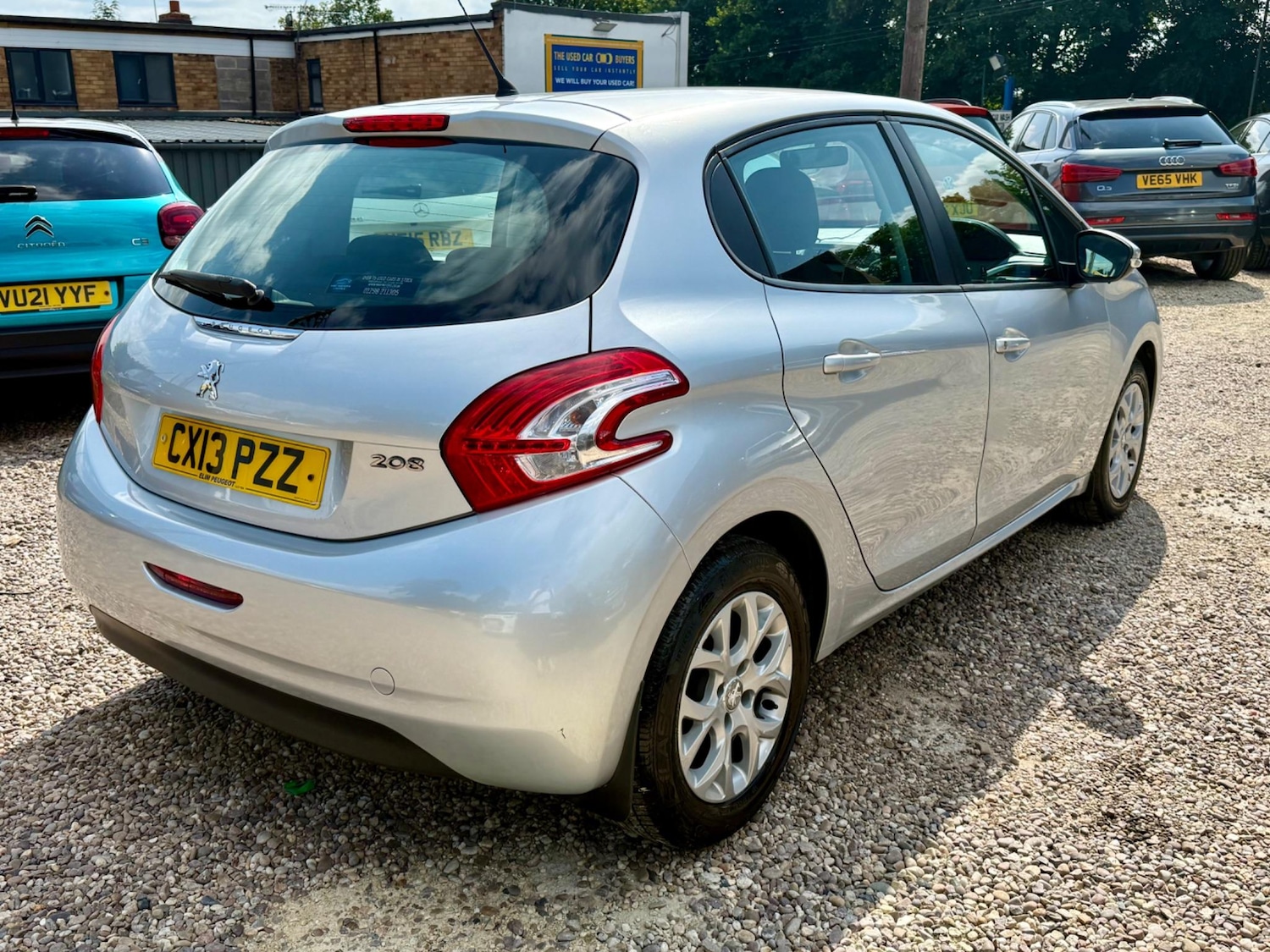 Used Peugeot 208 2013 for sale - 76646037: Photo 11