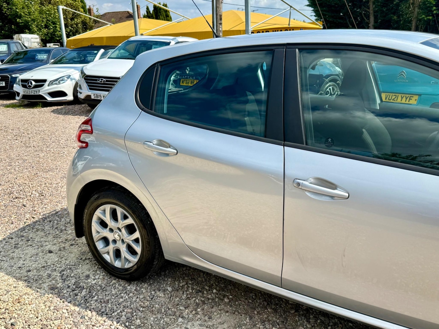 Used Peugeot 208 2013 for sale - 76646037: Photo 13