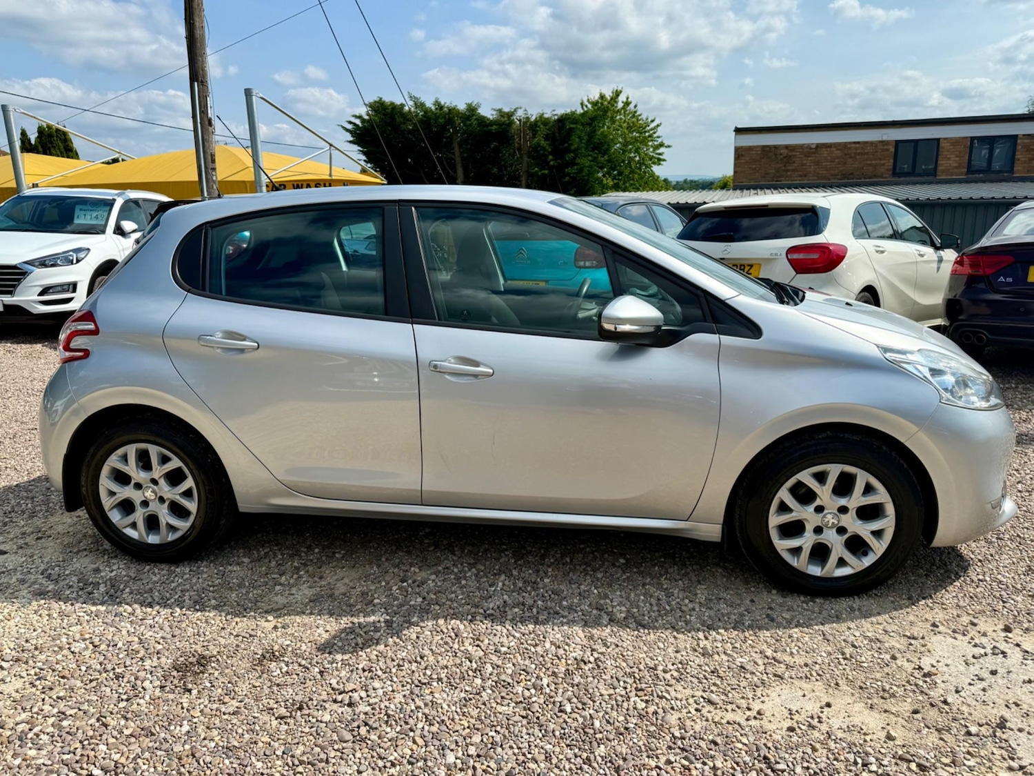Used Peugeot 208 2013 for sale - 76646037: Photo 14