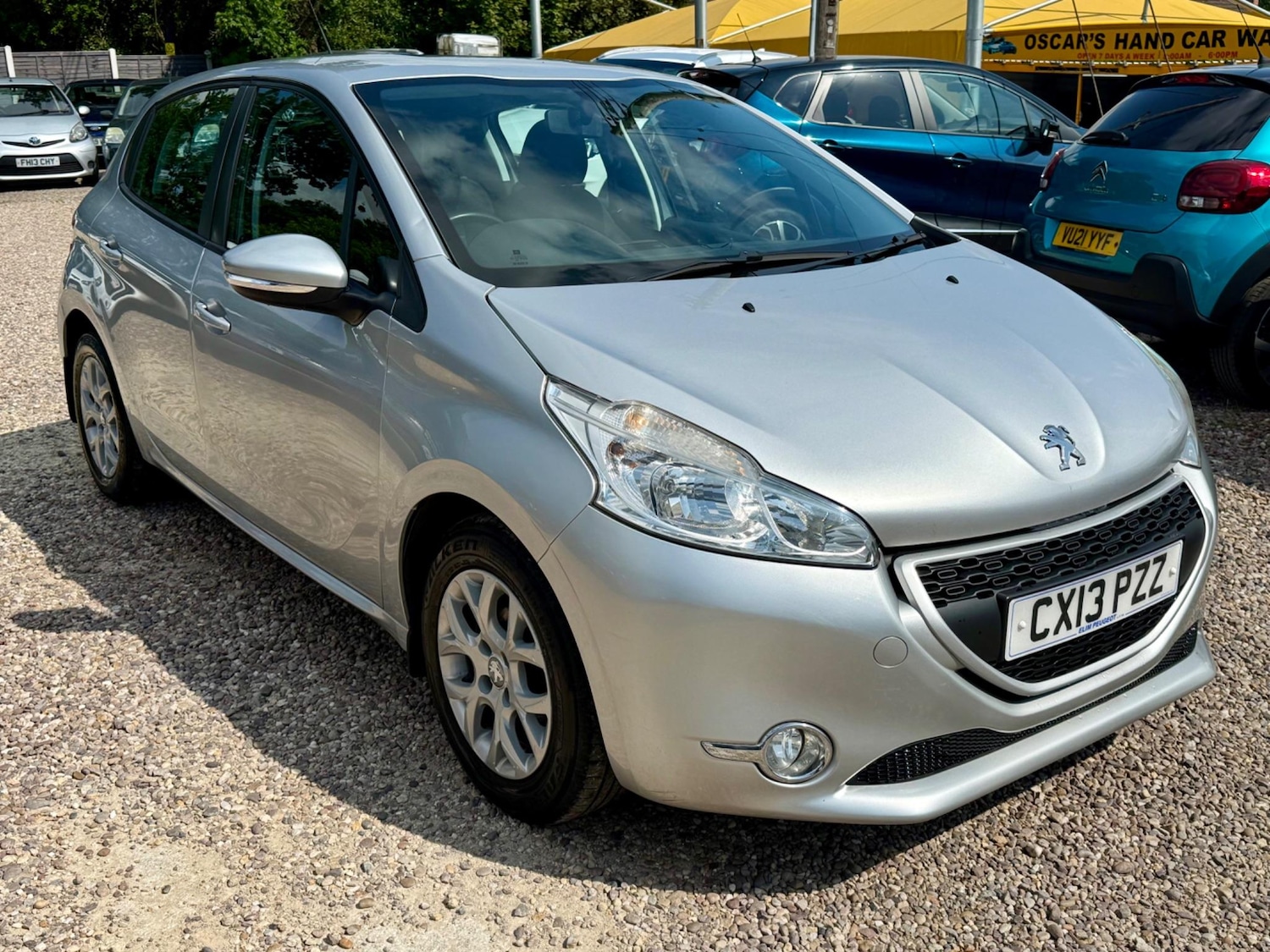 Used Peugeot 208 2013 for sale - 76646037: Photo 3