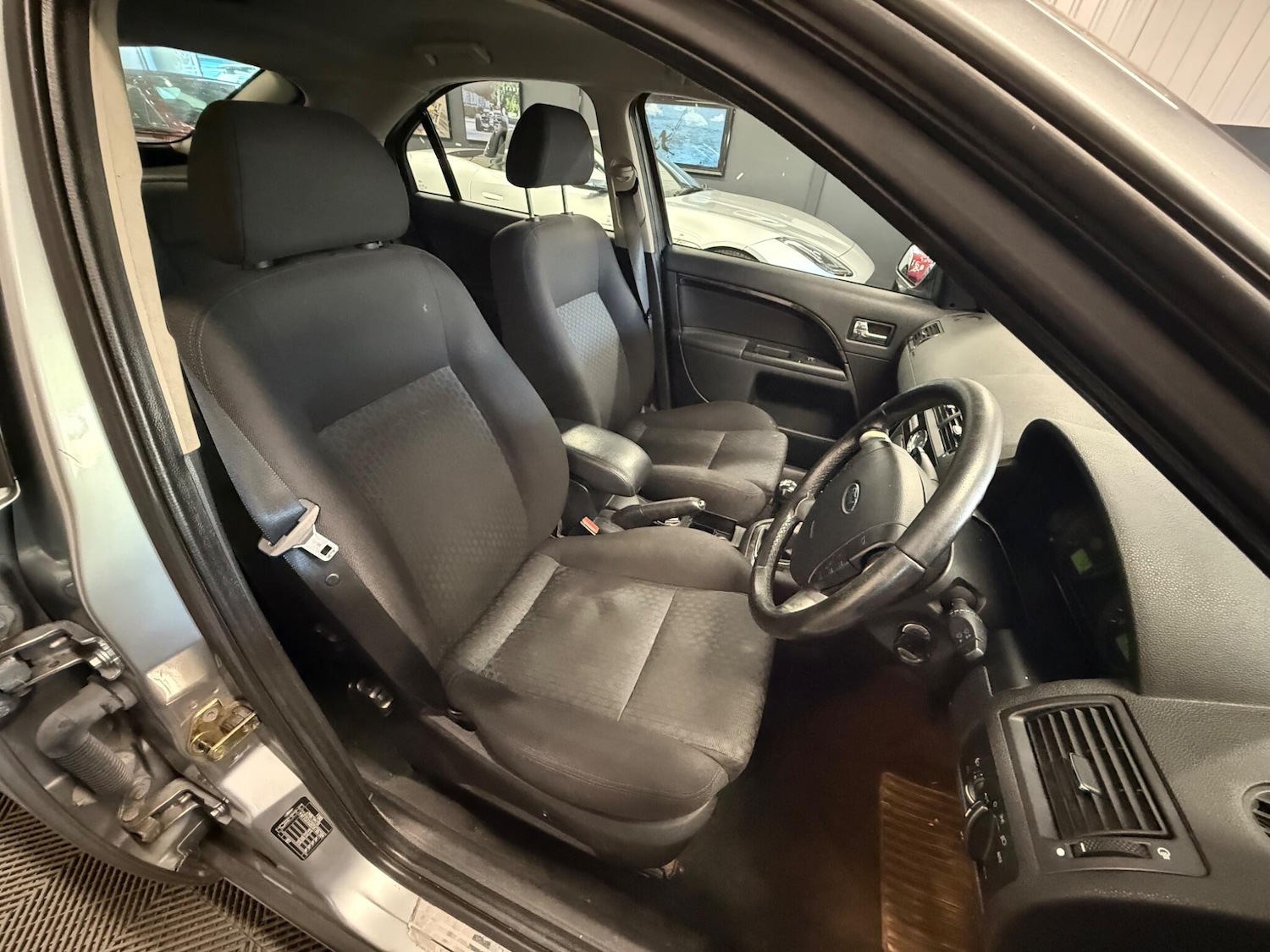 Used Ford Mondeo 2006 for sale - 76251186: Photo 18