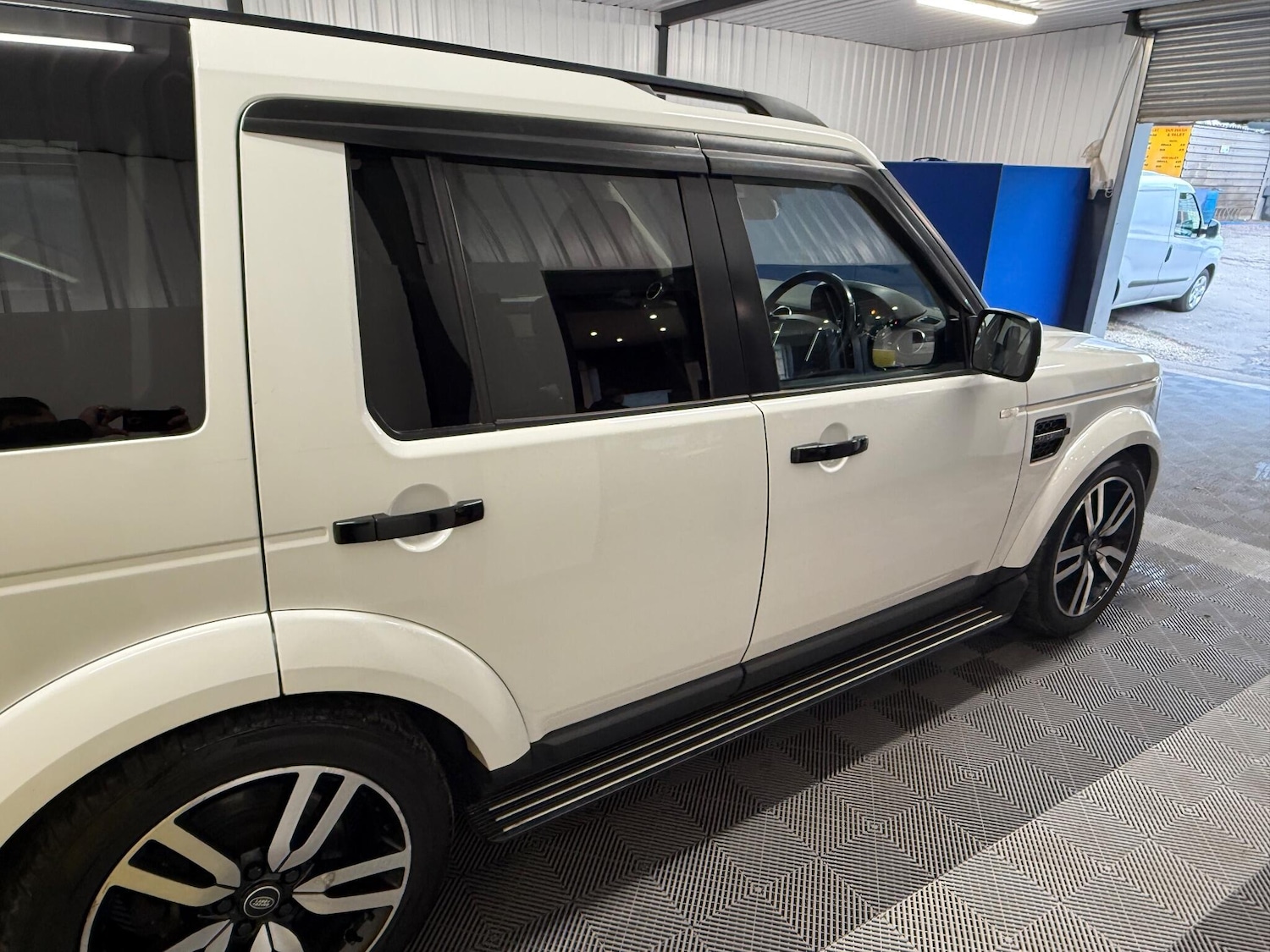 Used Land Rover Discovery 4 2011 for sale - 76152690: Photo 11