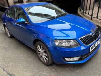 (63) - 1.6 TDI Elegance DSG Euro 5 (s/s) 5dr
