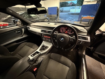 Used BMW 3 Series 2011 for sale - 77306278: Photo