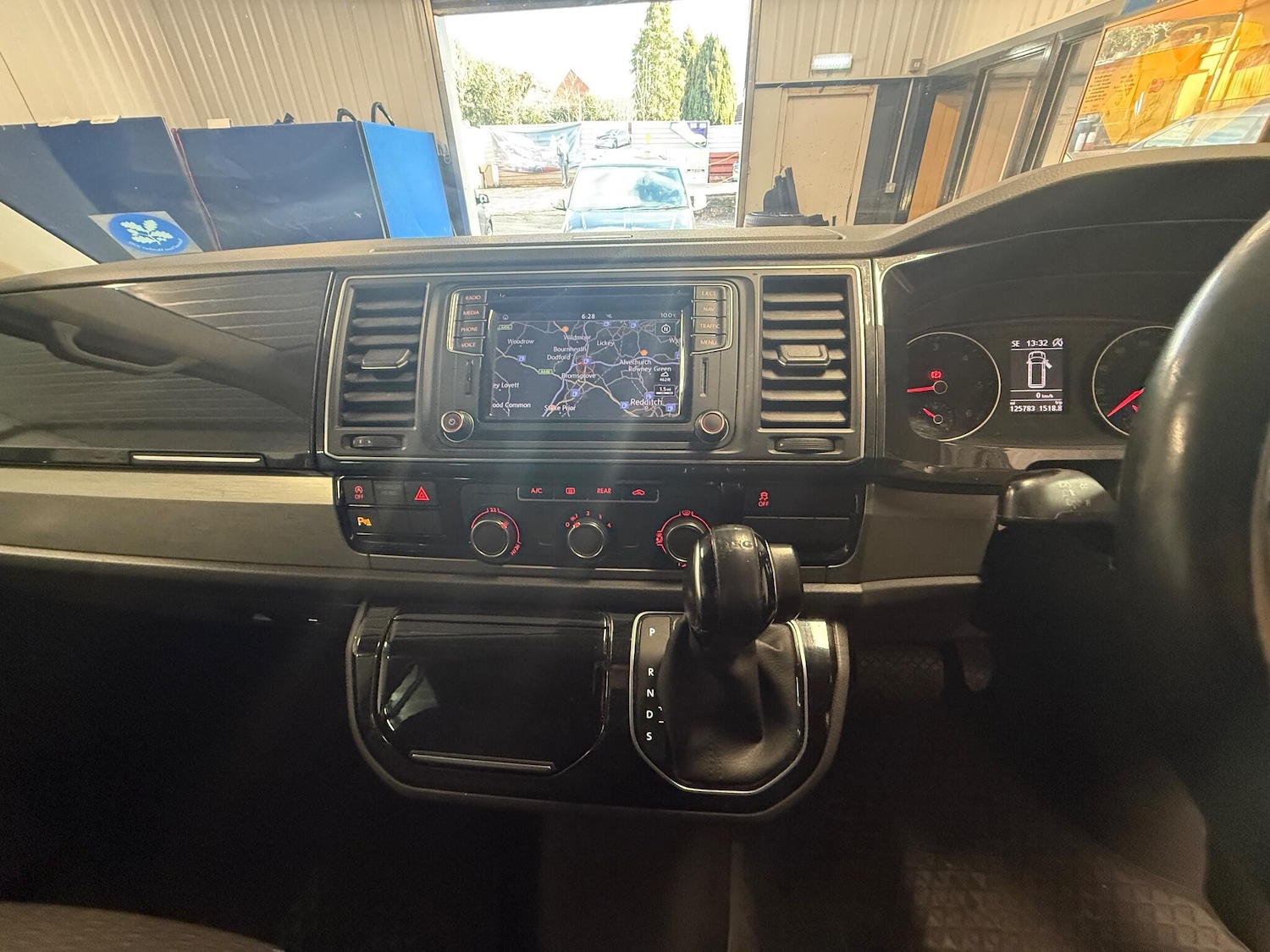 Used Volkswagen Caravelle 2016 for sale - 76832667: Photo 10