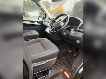 Used Volkswagen Caravelle 2016 for sale - 76832667: Photo