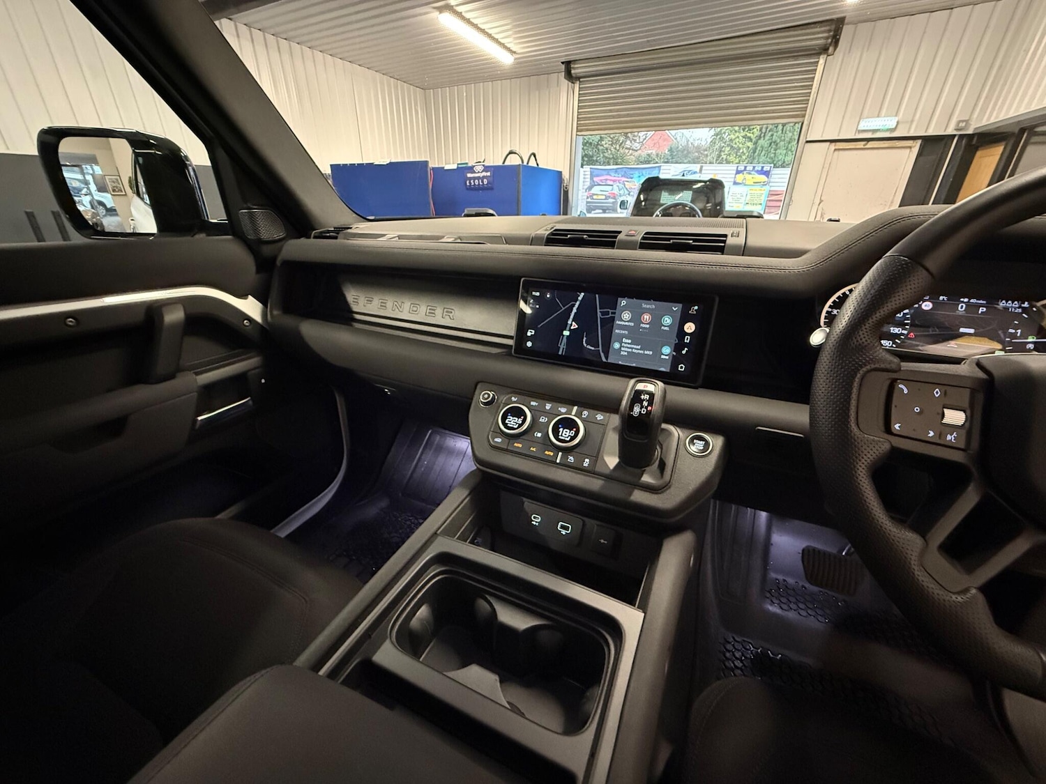 Used Land Rover Defender 110 2022 for sale - 76619938: Photo 21