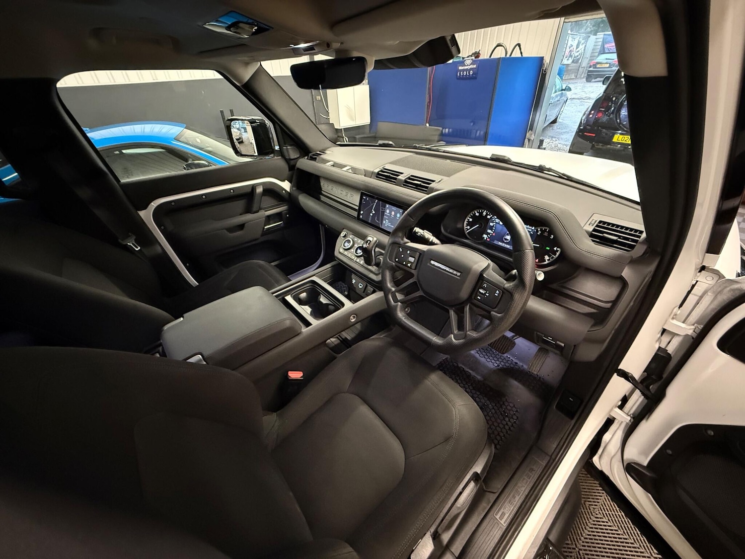 Used Land Rover Defender 110 2022 for sale - 76619938: Photo 4