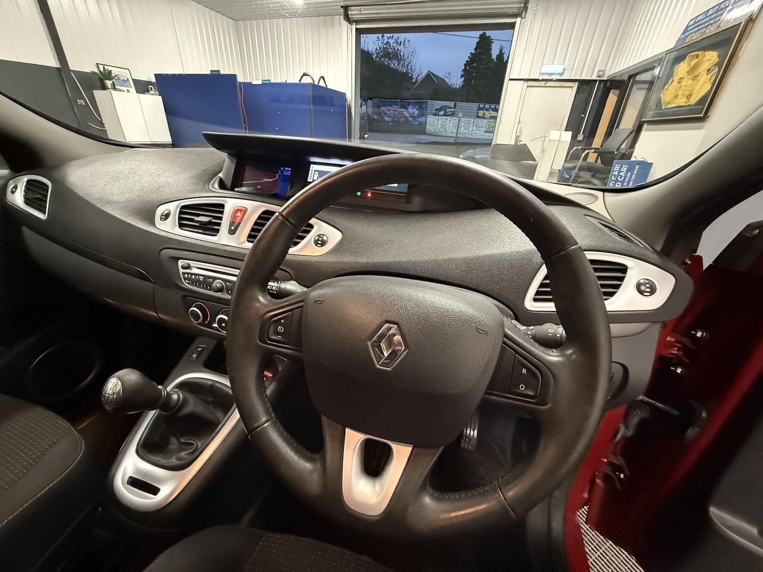 Used Renault Scenic 2010 for sale - 76742283: Photo 7