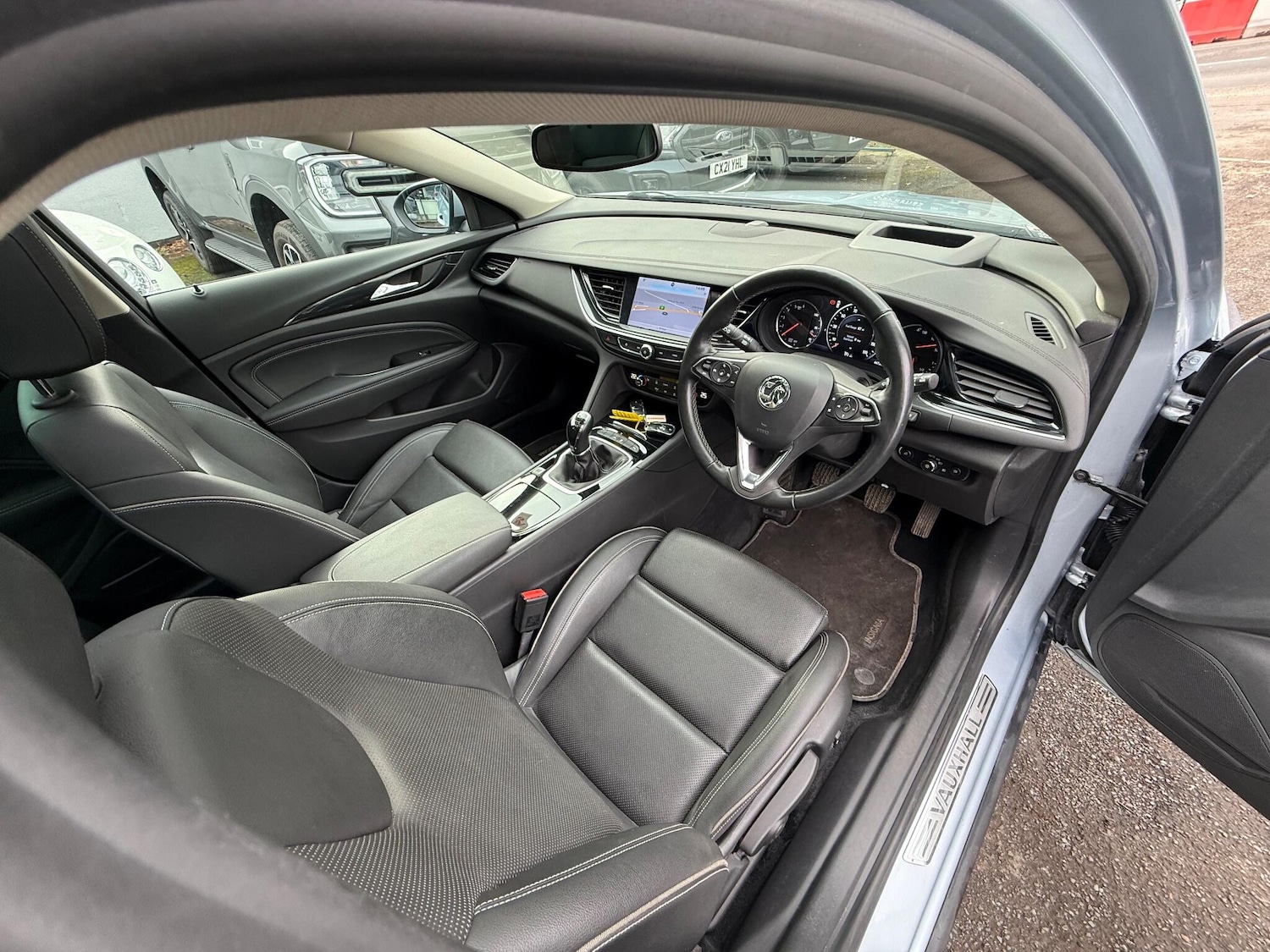 Used Vauxhall Insignia 2017 for sale - 77625212: Photo 4