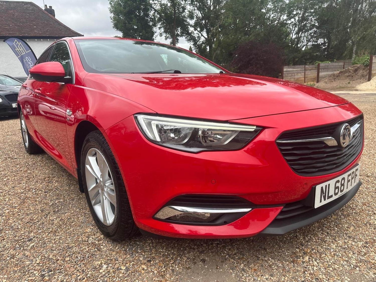Used Vauxhall Insignia 2018 for sale - 76107366: Photo 1