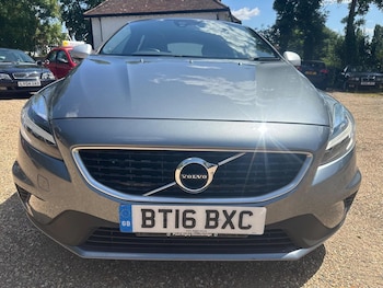 Used Volvo V40 2016 for sale - 76107296: Photo