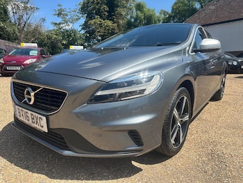 Used Volvo V40 2016 for sale - 76107296: Photo