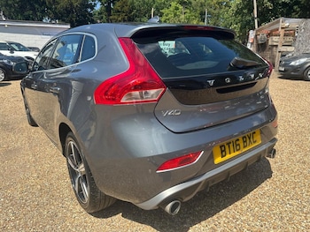 Used Volvo V40 2016 for sale - 76107296: Photo