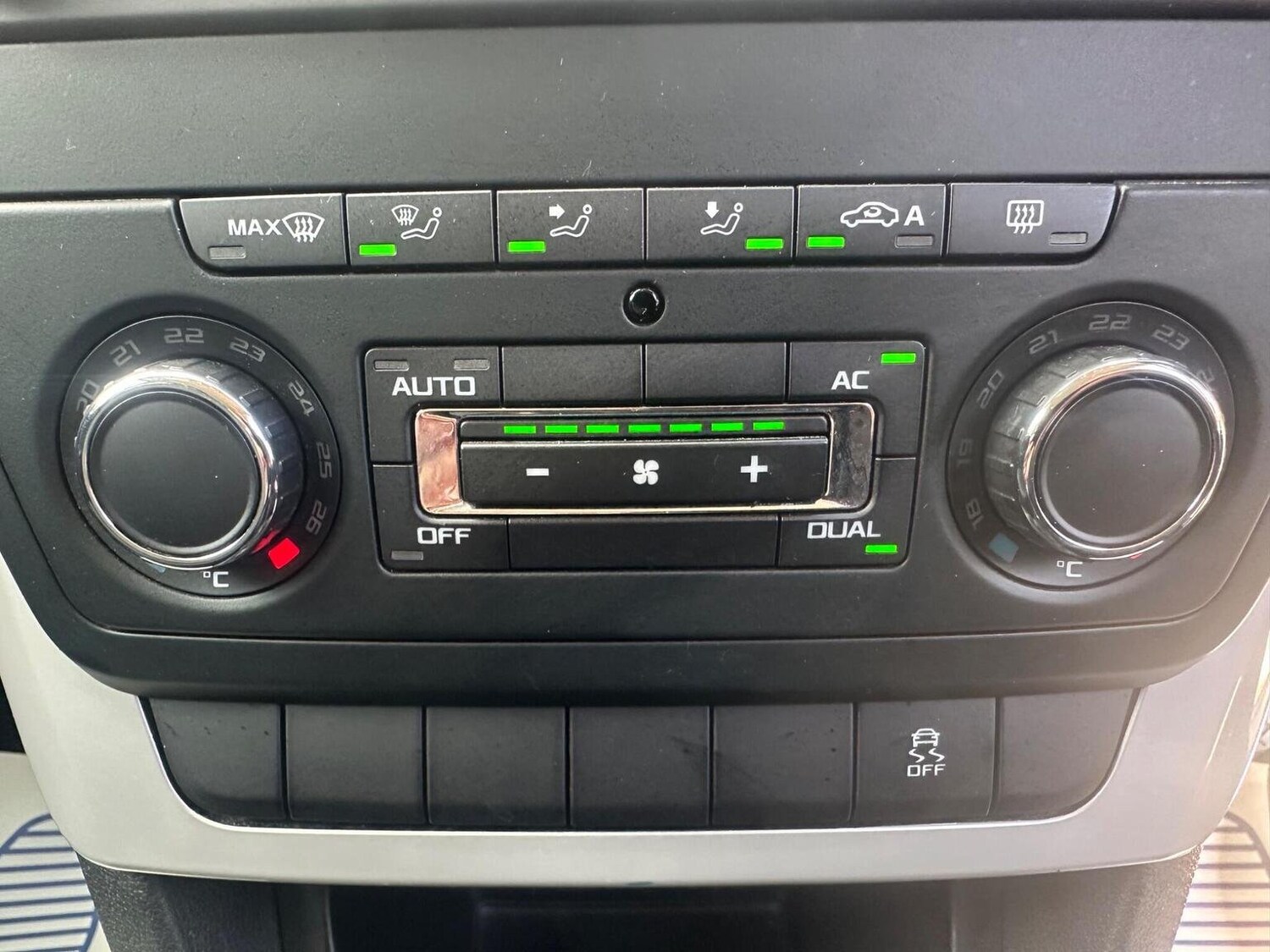 Used Skoda Yeti 2009 for sale - 76107342: Photo 30