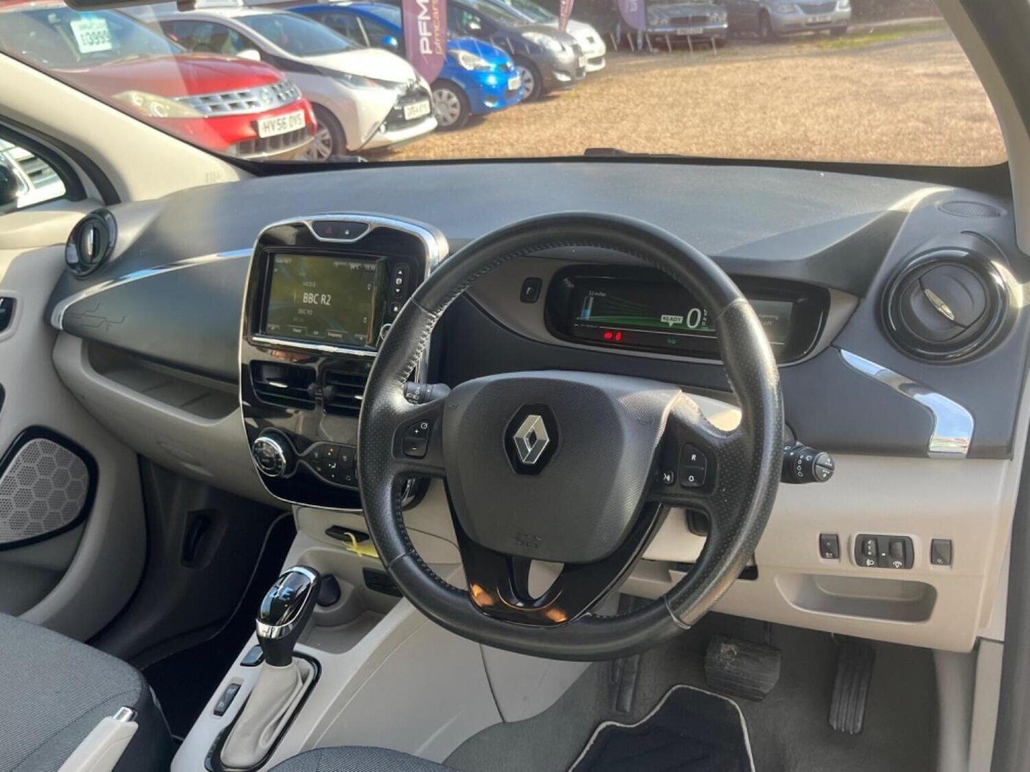Used Renault Zoe 2014 for sale - 76358043: Photo 9