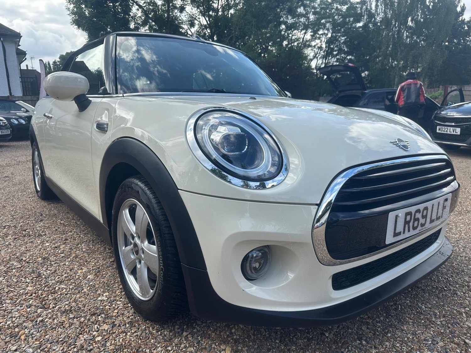 Used MINI Convertible 2019 for sale - 76107373: Photo 1