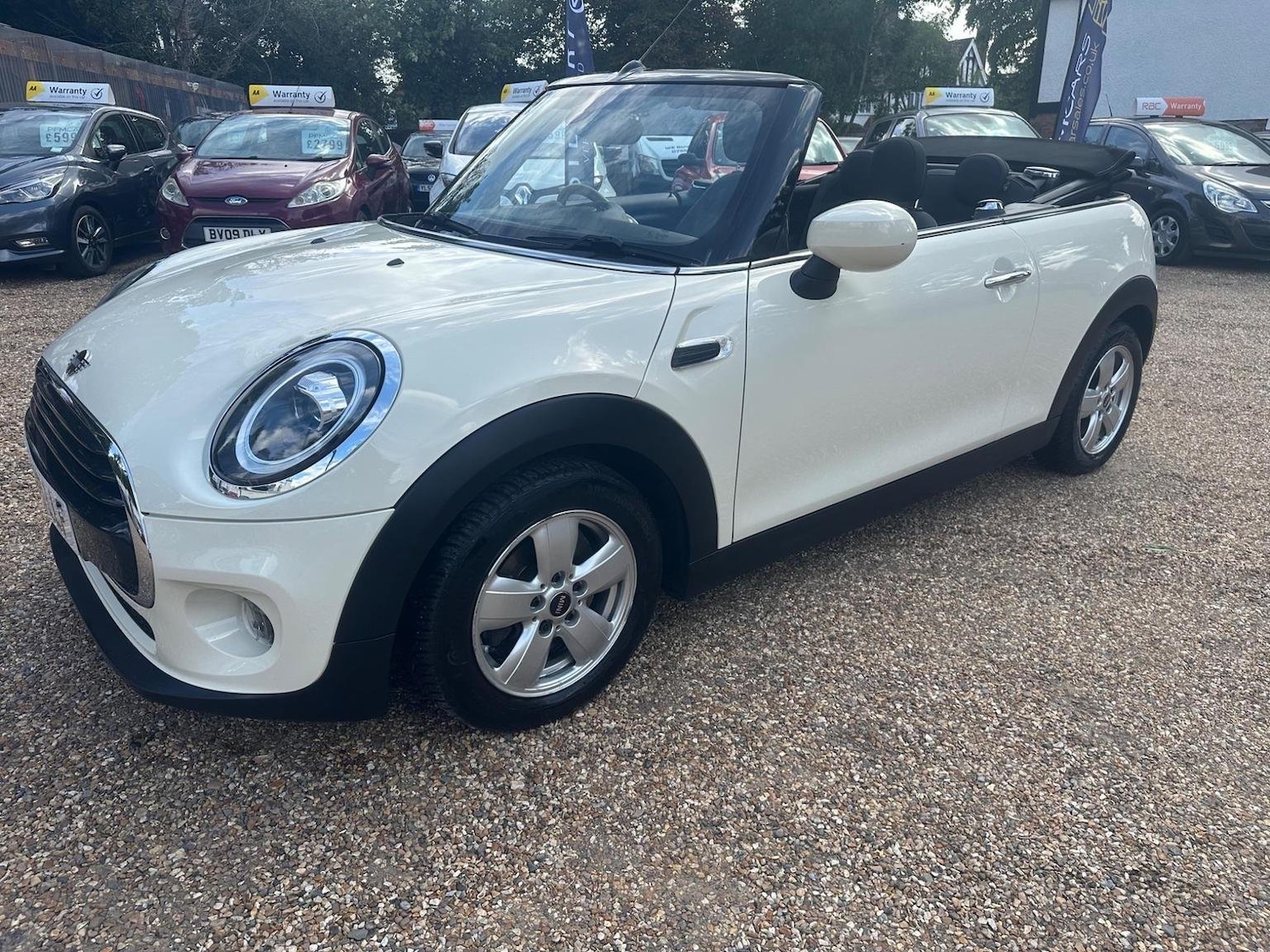 Used MINI Convertible 2019 for sale - 76107373: Photo 11
