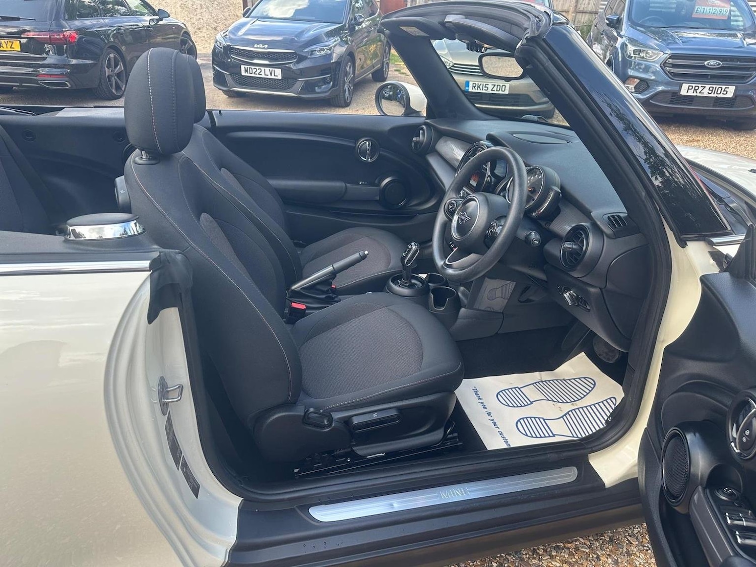 Used MINI Convertible 2019 for sale - 76107373: Photo 14