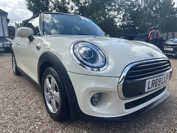 Used MINI Convertible 2019 for sale - 76107373: Photo